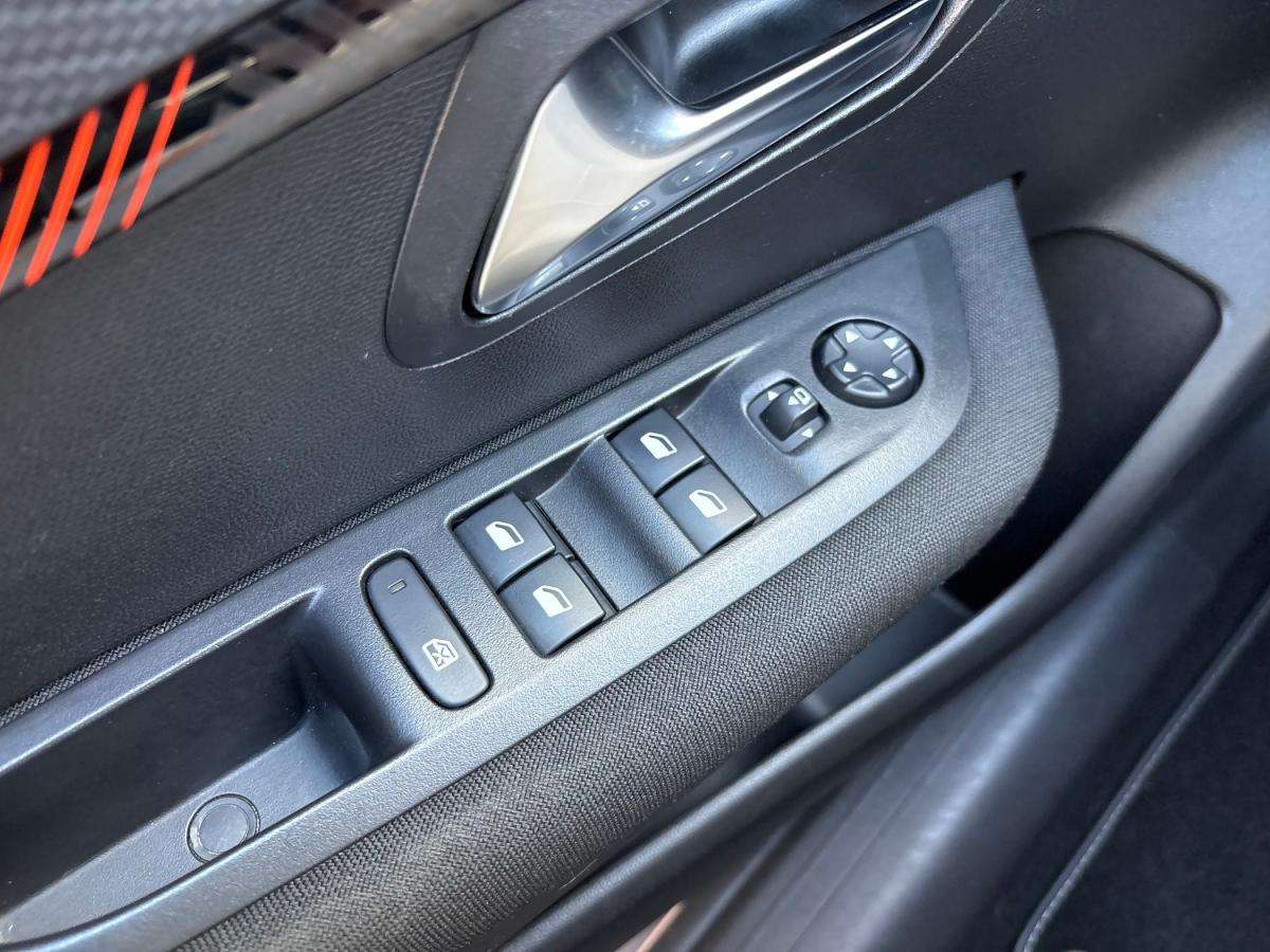 peugeot-208-2021-gasolina-1199cc