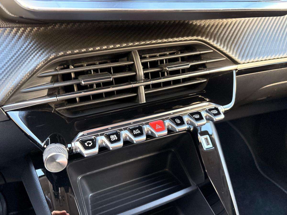 peugeot-208-2021-gasolina-1199cc