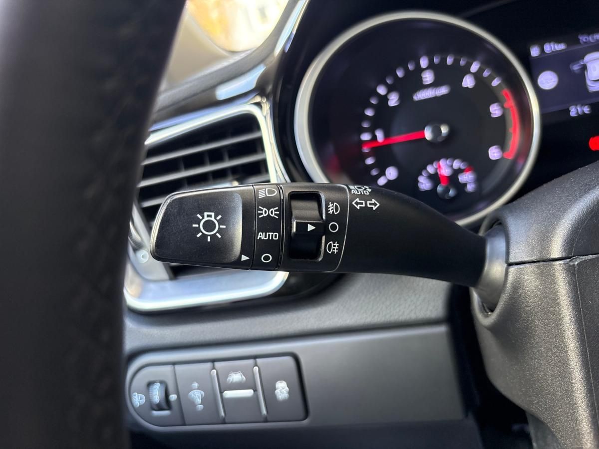 kia-ceed-sw-2019-diesel-1598cc