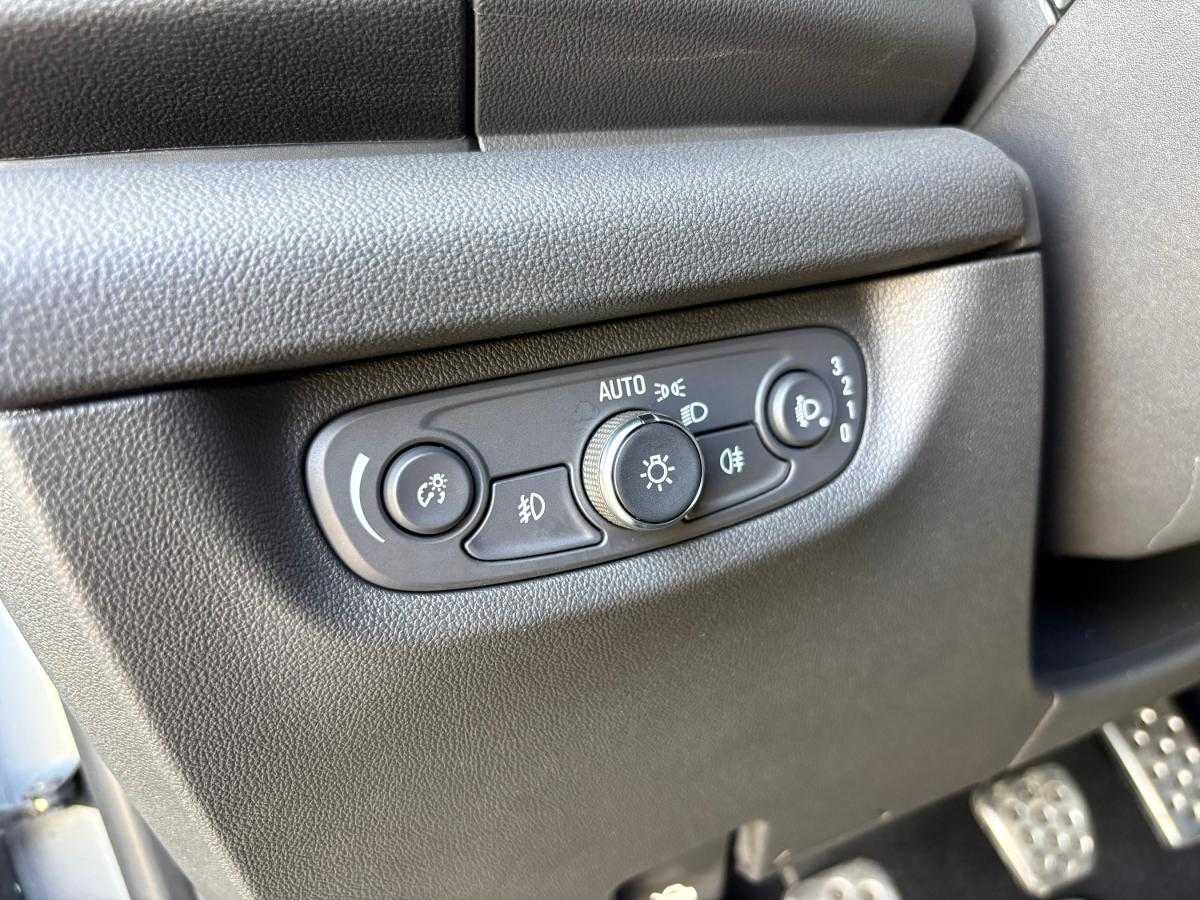 opel-insignia-2019-diesel-1598cc