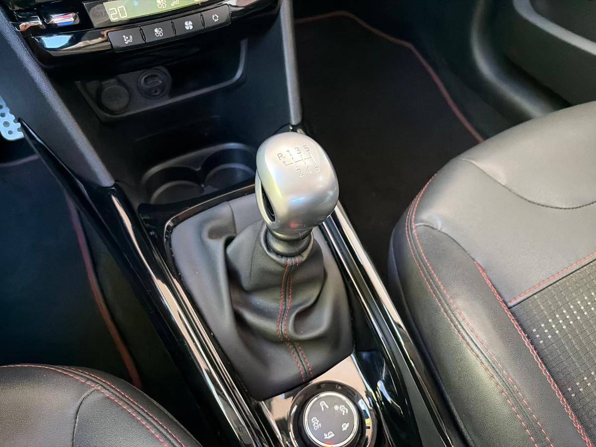 peugeot-2008-2018-gasolina-1199cc
