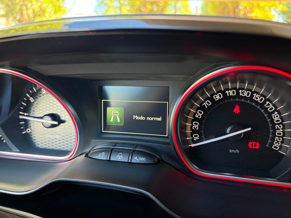peugeot-2008-2018-gasolina-1199cc