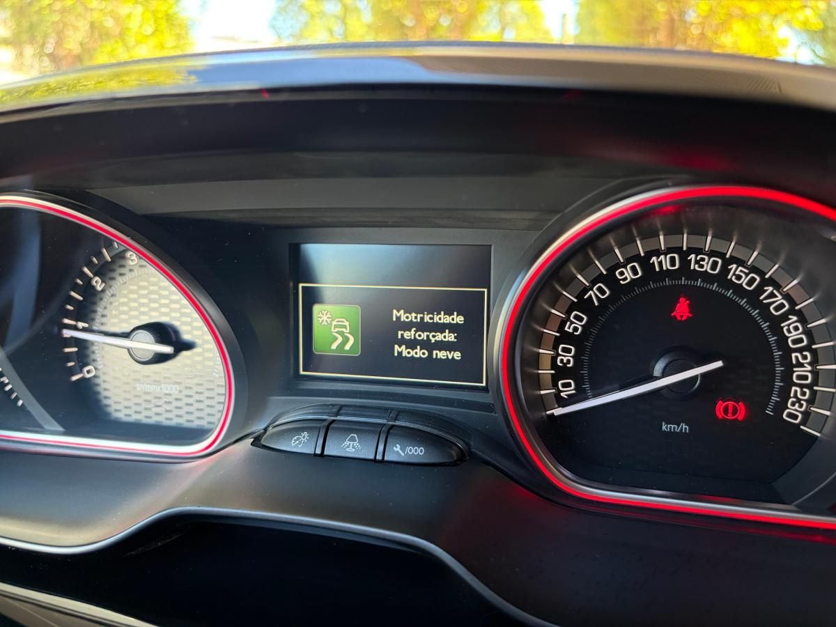 peugeot-2008-2018-gasolina-1199cc