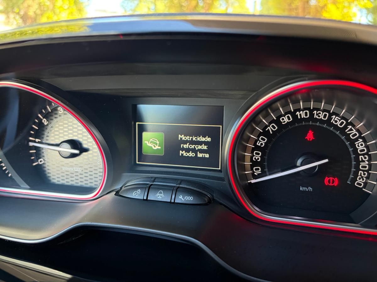 peugeot-2008-2018-gasolina-1199cc