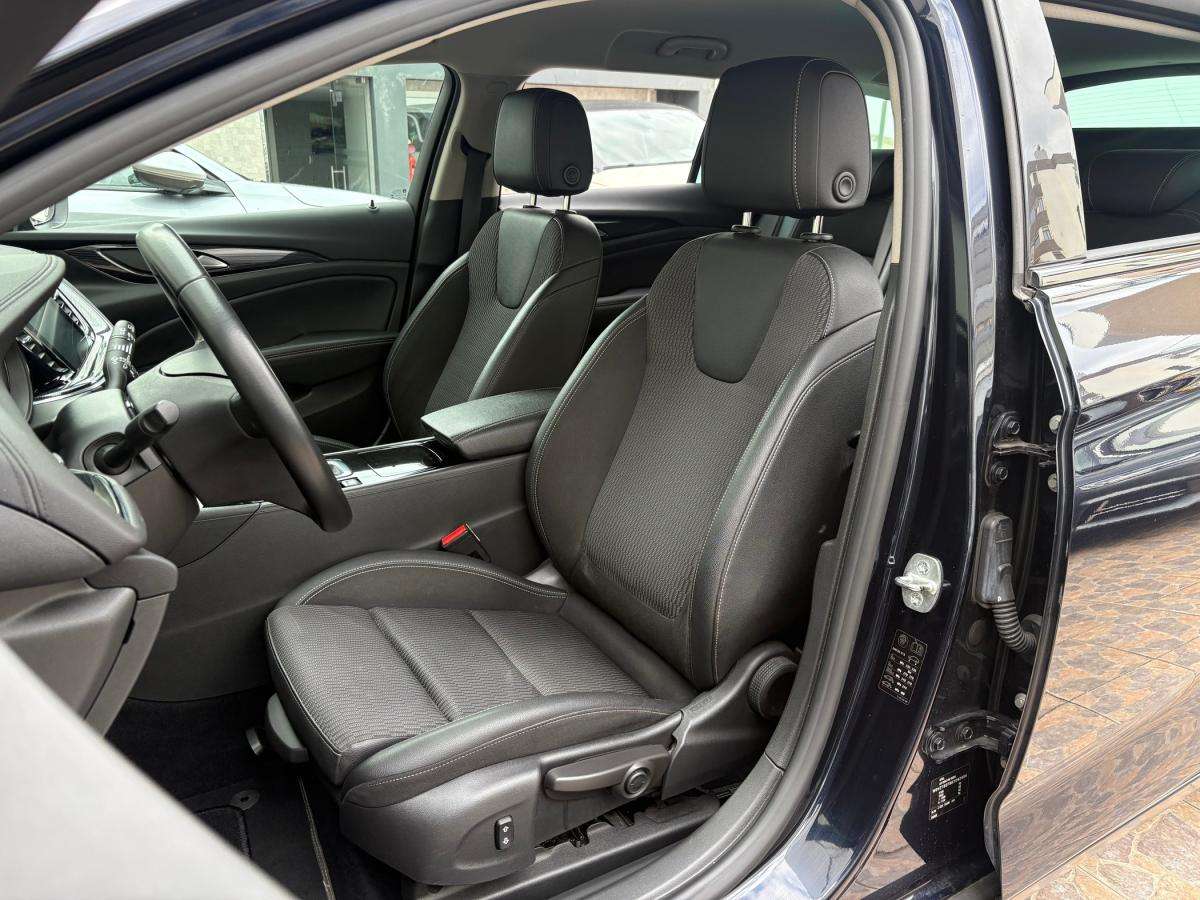 opel-insignia-sports-tourer-2019-diesel-1598cc