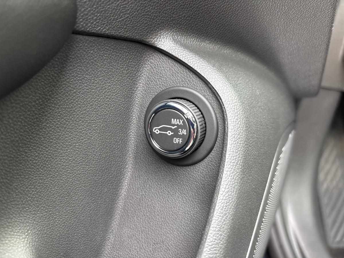 opel-insignia-sports-tourer-2019-diesel-1598cc