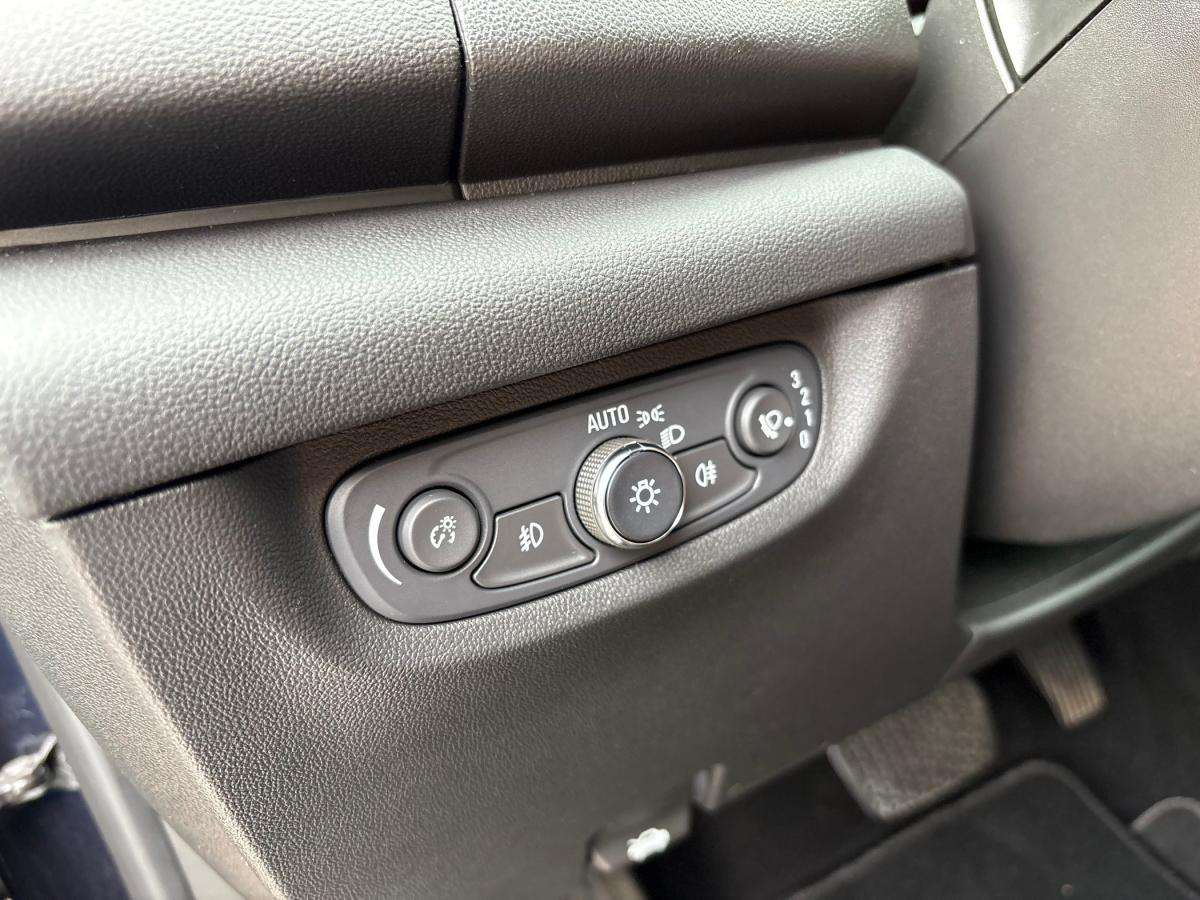 opel-insignia-sports-tourer-2019-diesel-1598cc