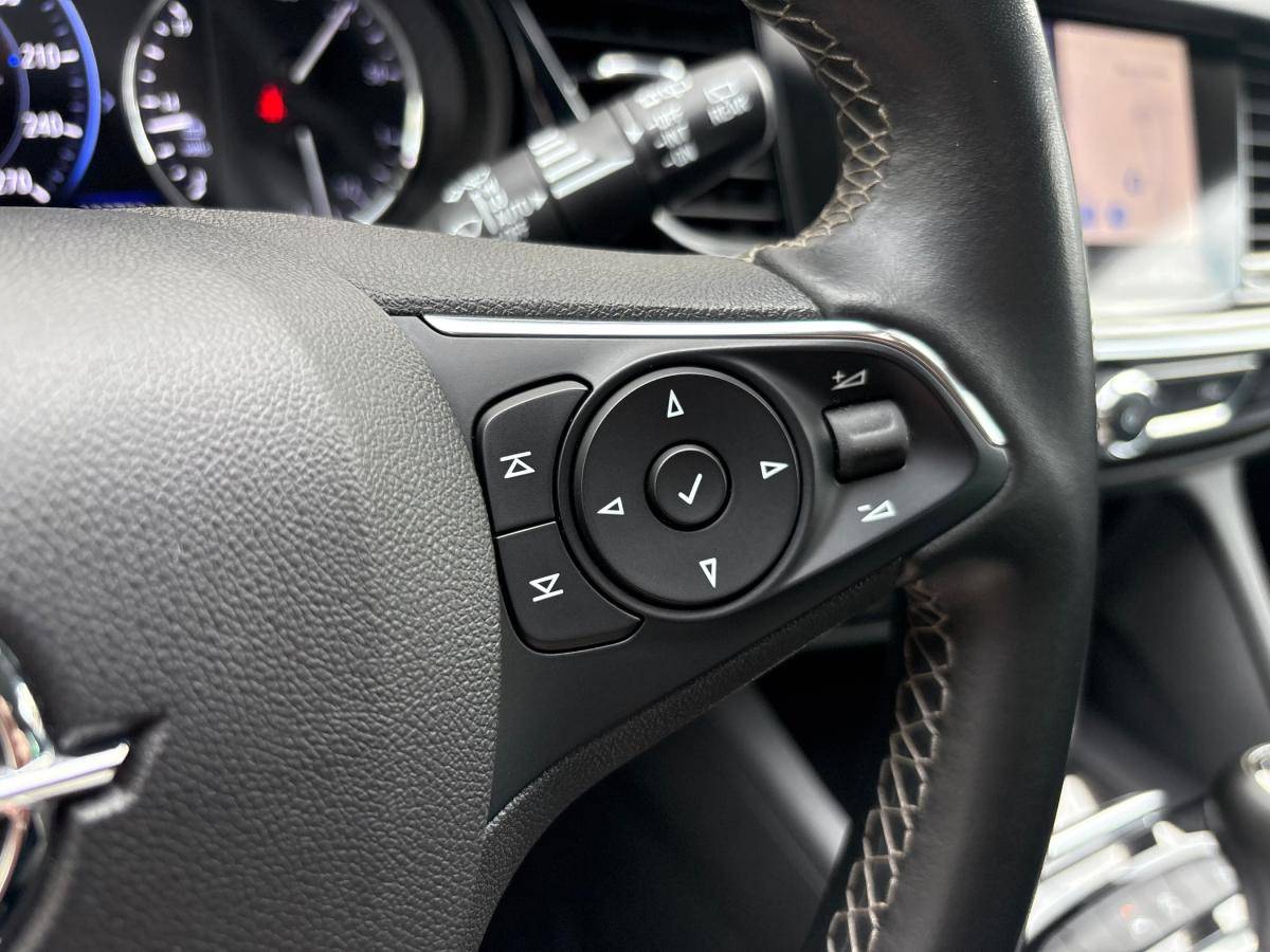 opel-insignia-sports-tourer-2019-diesel-1598cc