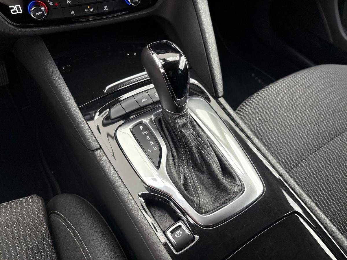 opel-insignia-sports-tourer-2019-diesel-1598cc