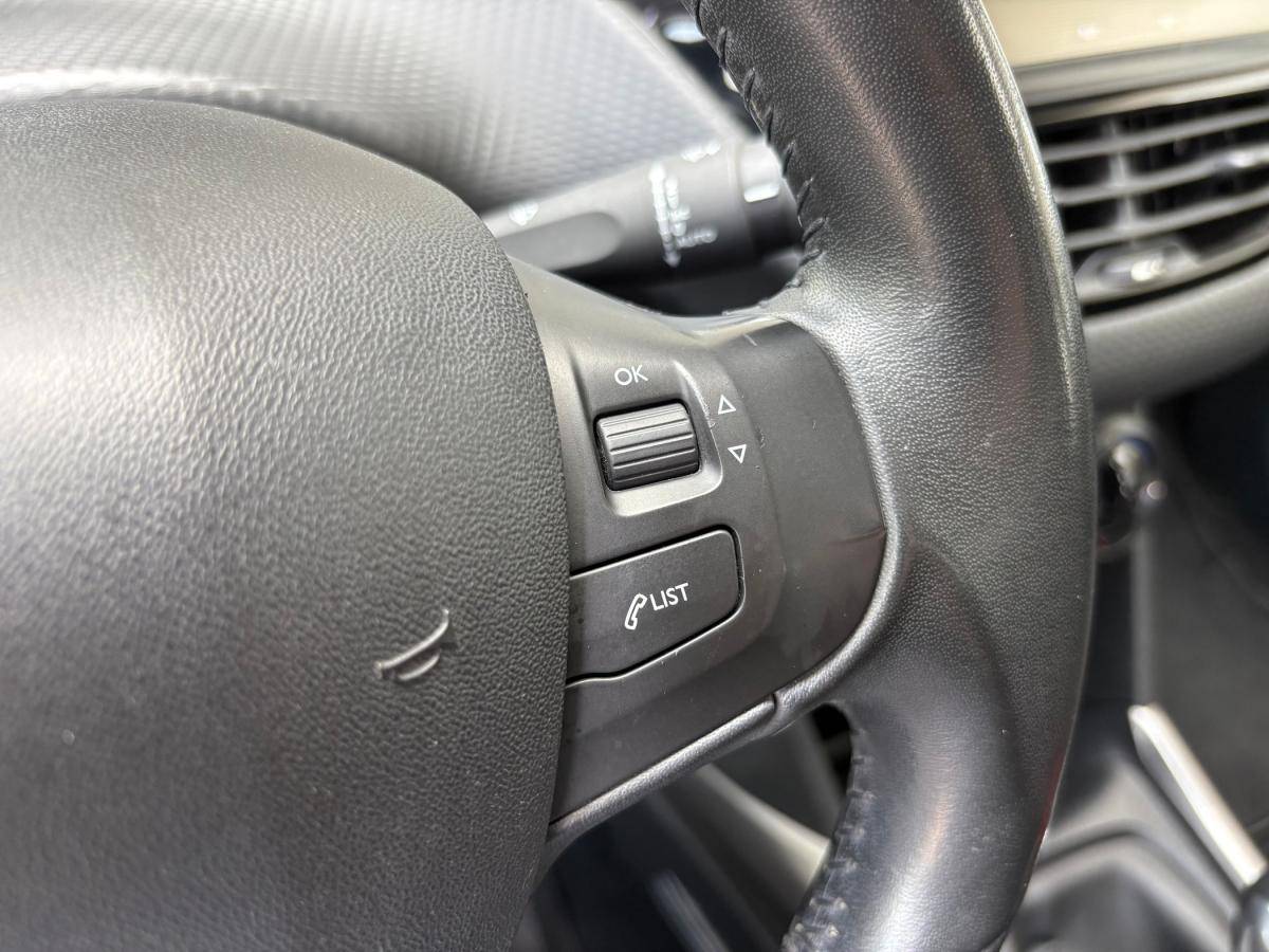 peugeot-2008-2017-gasolina-1199cc