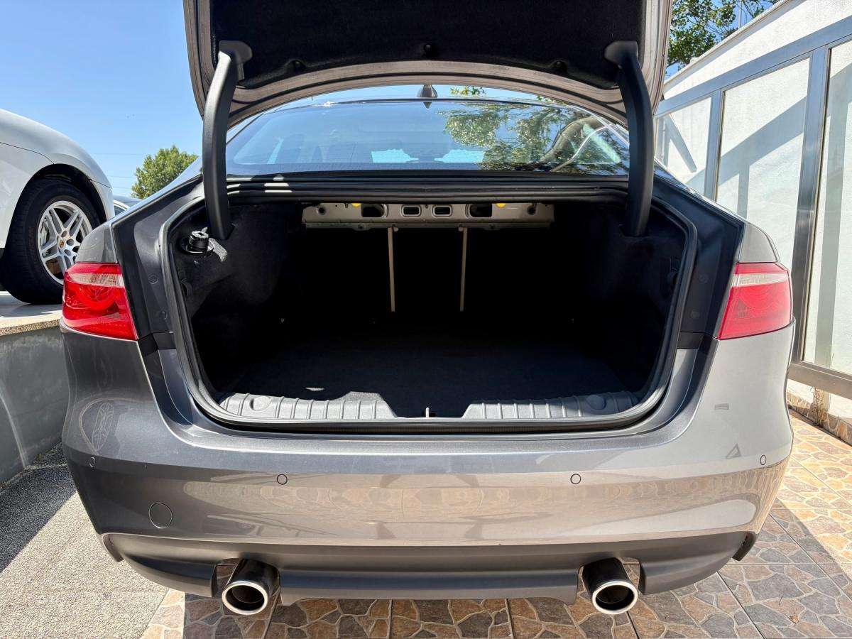 jaguar-xf-2017-diesel-2993cc