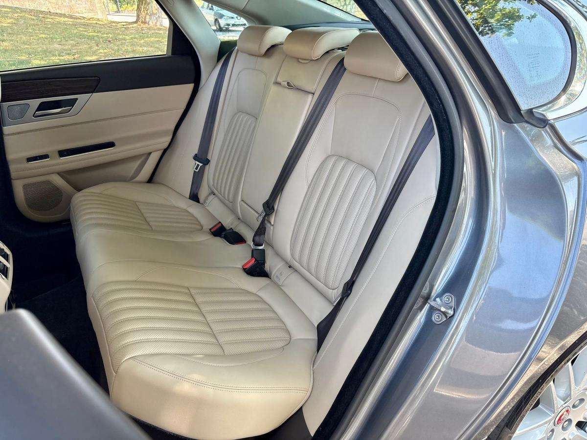 jaguar-xf-2017-diesel-2993cc