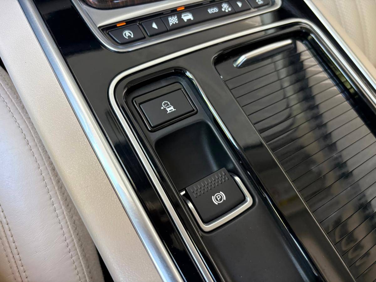 jaguar-xf-2017-diesel-2993cc