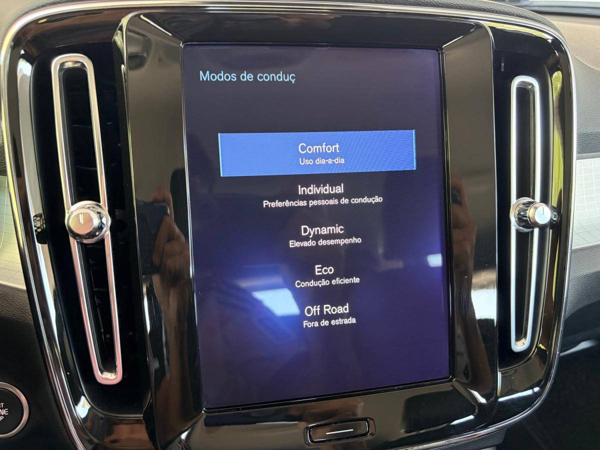 volvo-xc40-2019-diesel-1969cc