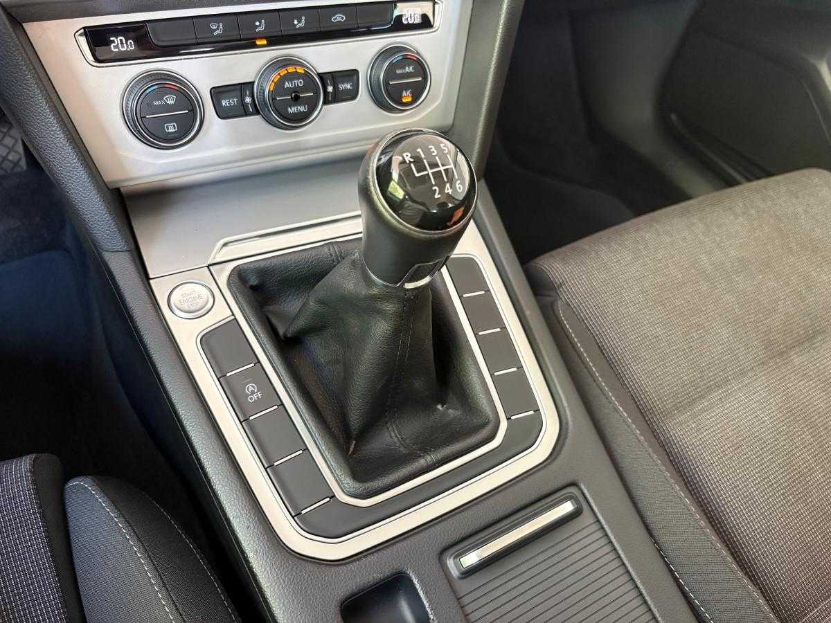 volkswagen-passat-variant-2015-diesel-1968cc