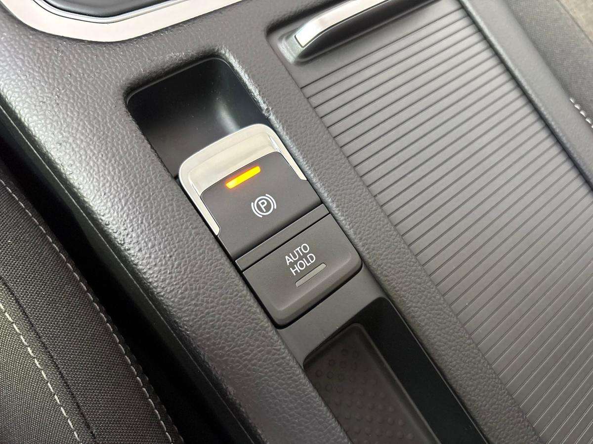volkswagen-passat-variant-2015-diesel-1968cc