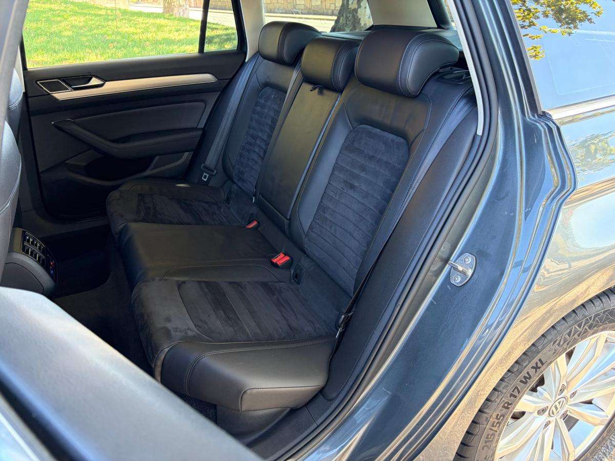 volkswagen-passat-variant-2016-diesel-1968cc