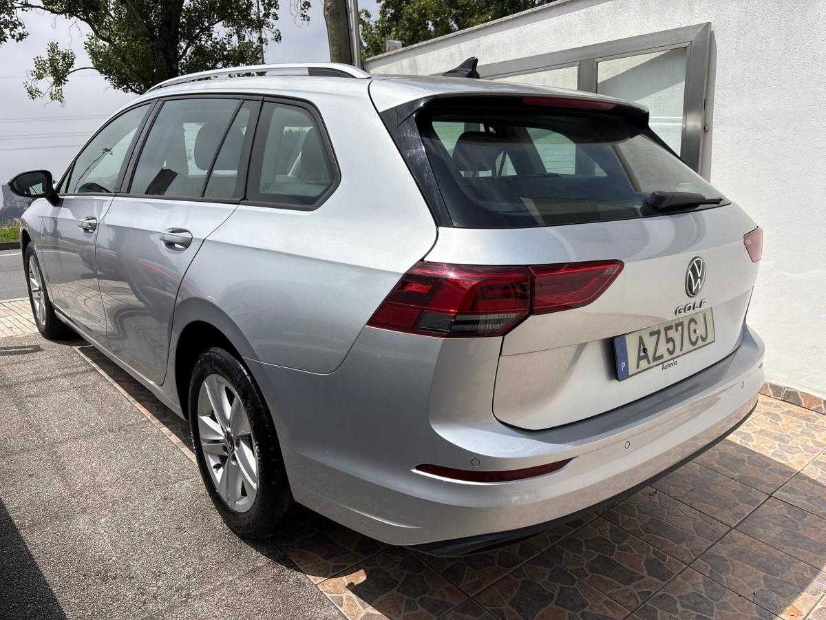 volkswagen-golf-variant-2023-diesel-1968cc