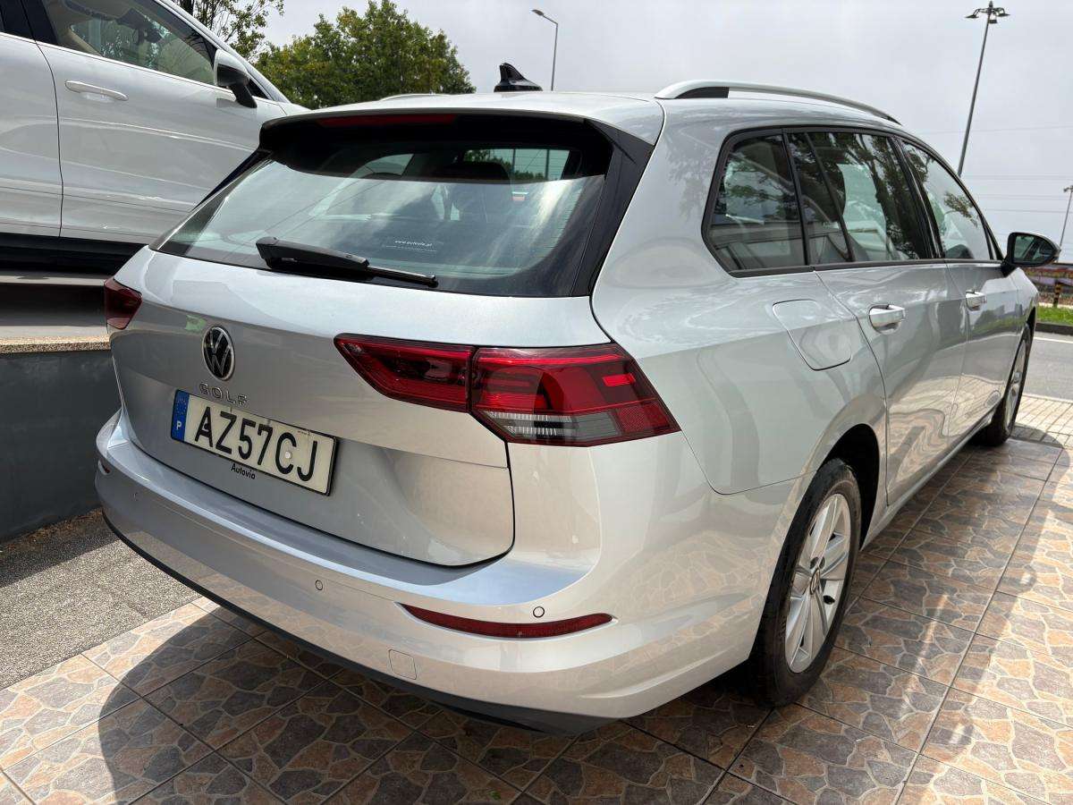 volkswagen-golf-variant-2023-diesel-1968cc