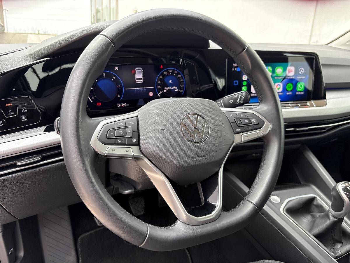 volkswagen-golf-variant-2023-diesel-1968cc