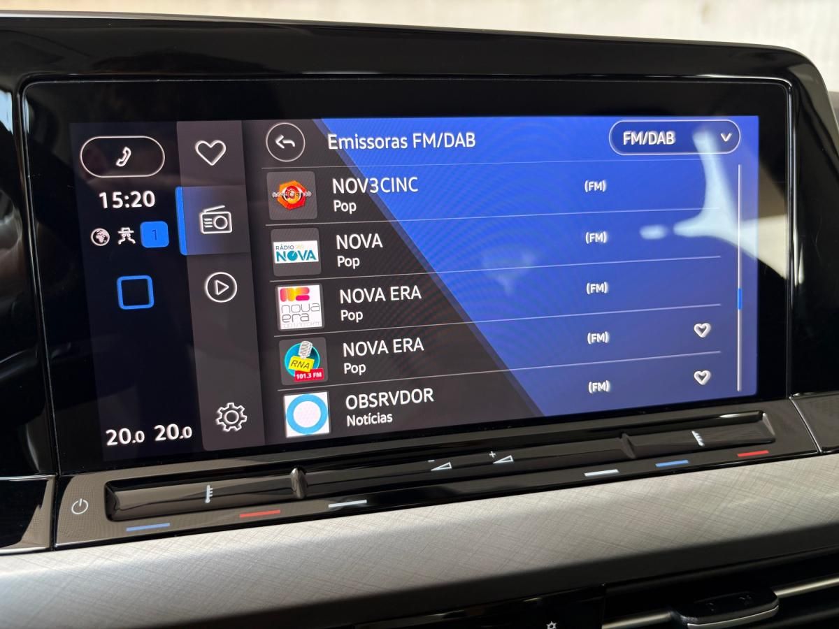 volkswagen-golf-variant-2023-diesel-1968cc