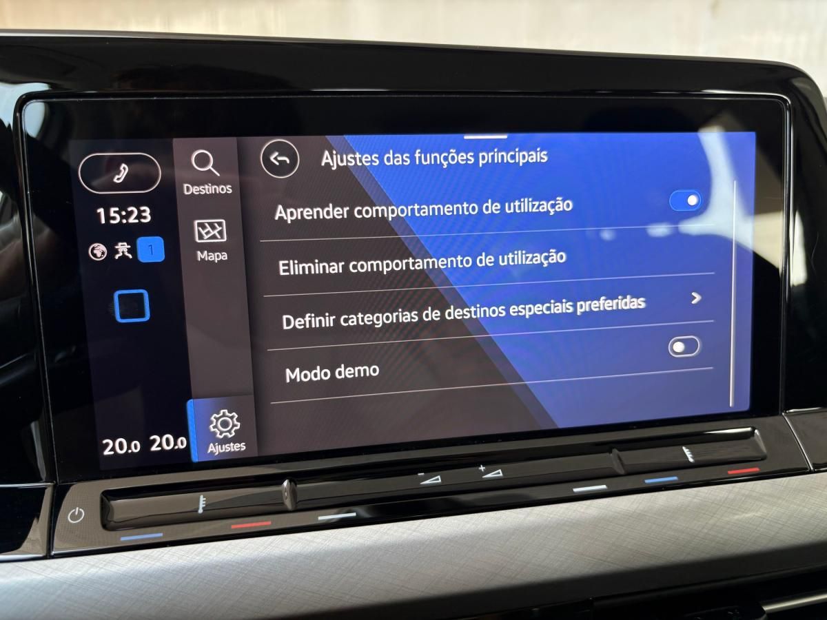 volkswagen-golf-variant-2023-diesel-1968cc