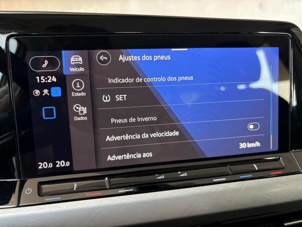 volkswagen-golf-variant-2023-diesel-1968cc