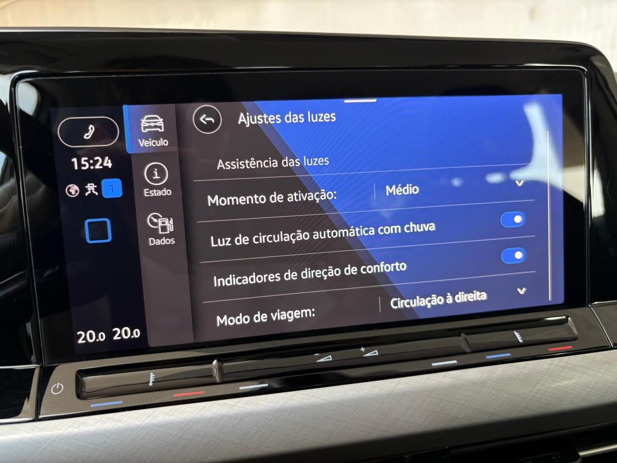 volkswagen-golf-variant-2023-diesel-1968cc