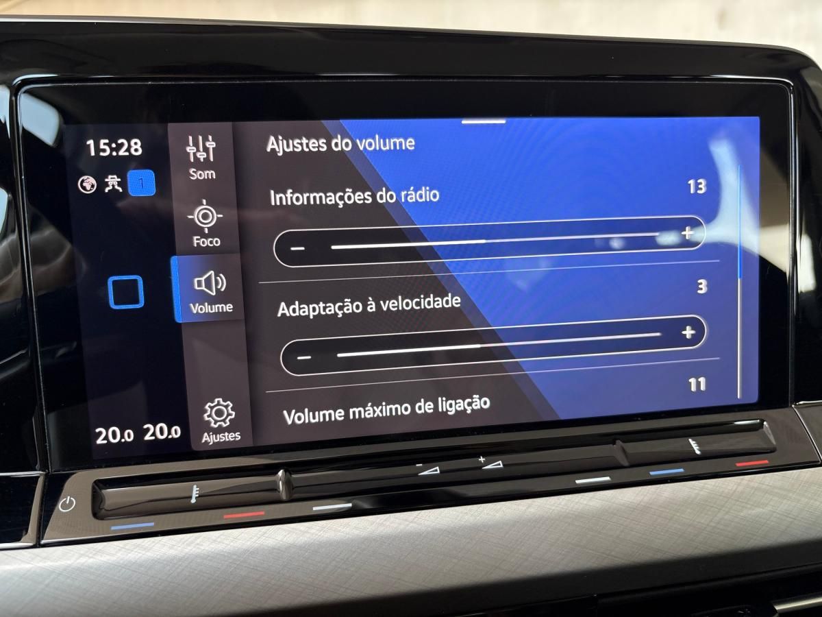 volkswagen-golf-variant-2023-diesel-1968cc