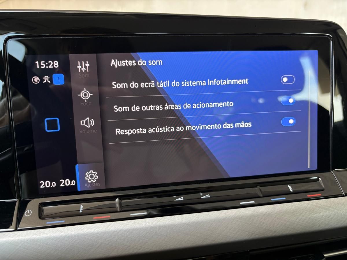 volkswagen-golf-variant-2023-diesel-1968cc