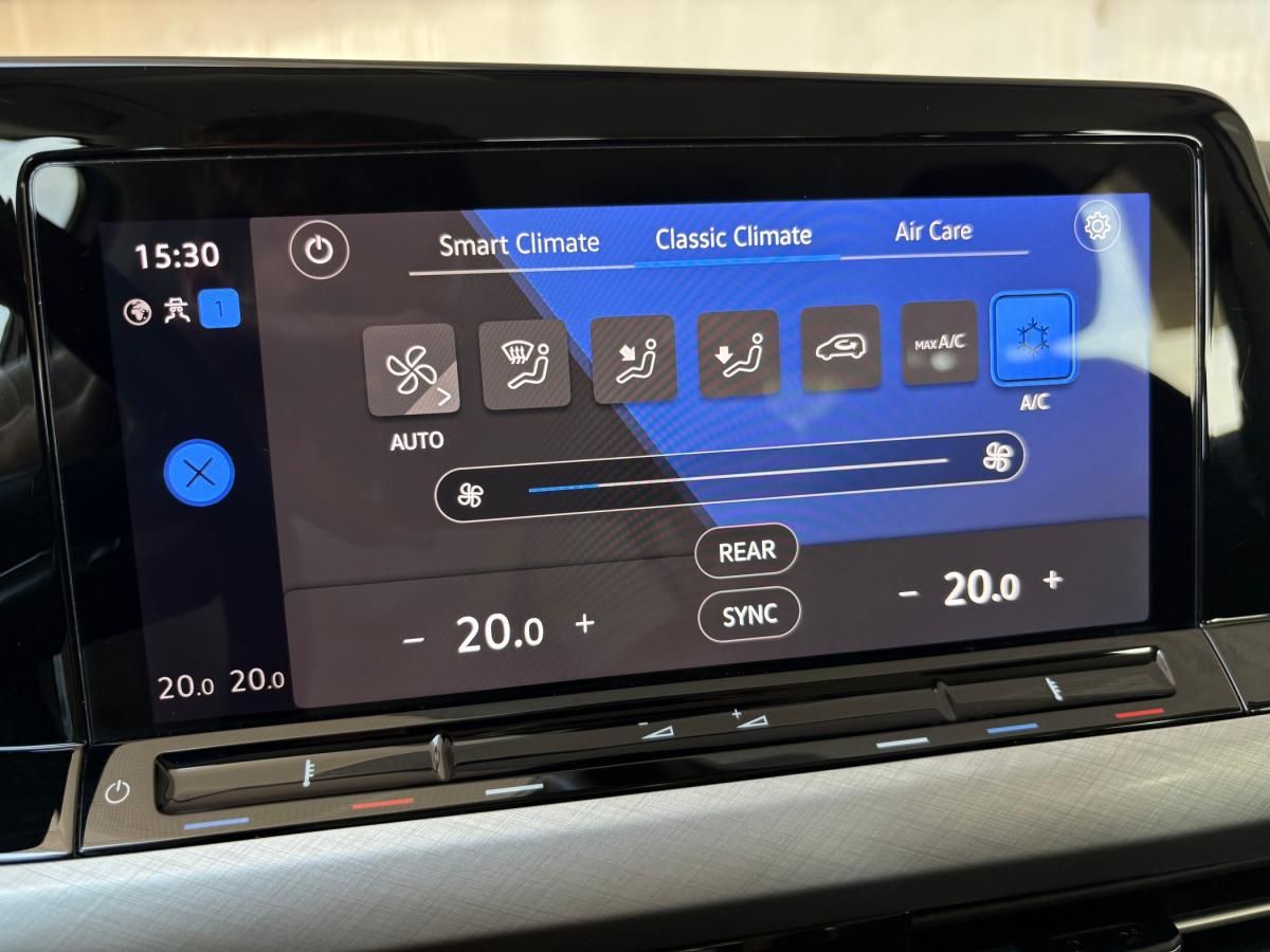 volkswagen-golf-variant-2023-diesel-1968cc