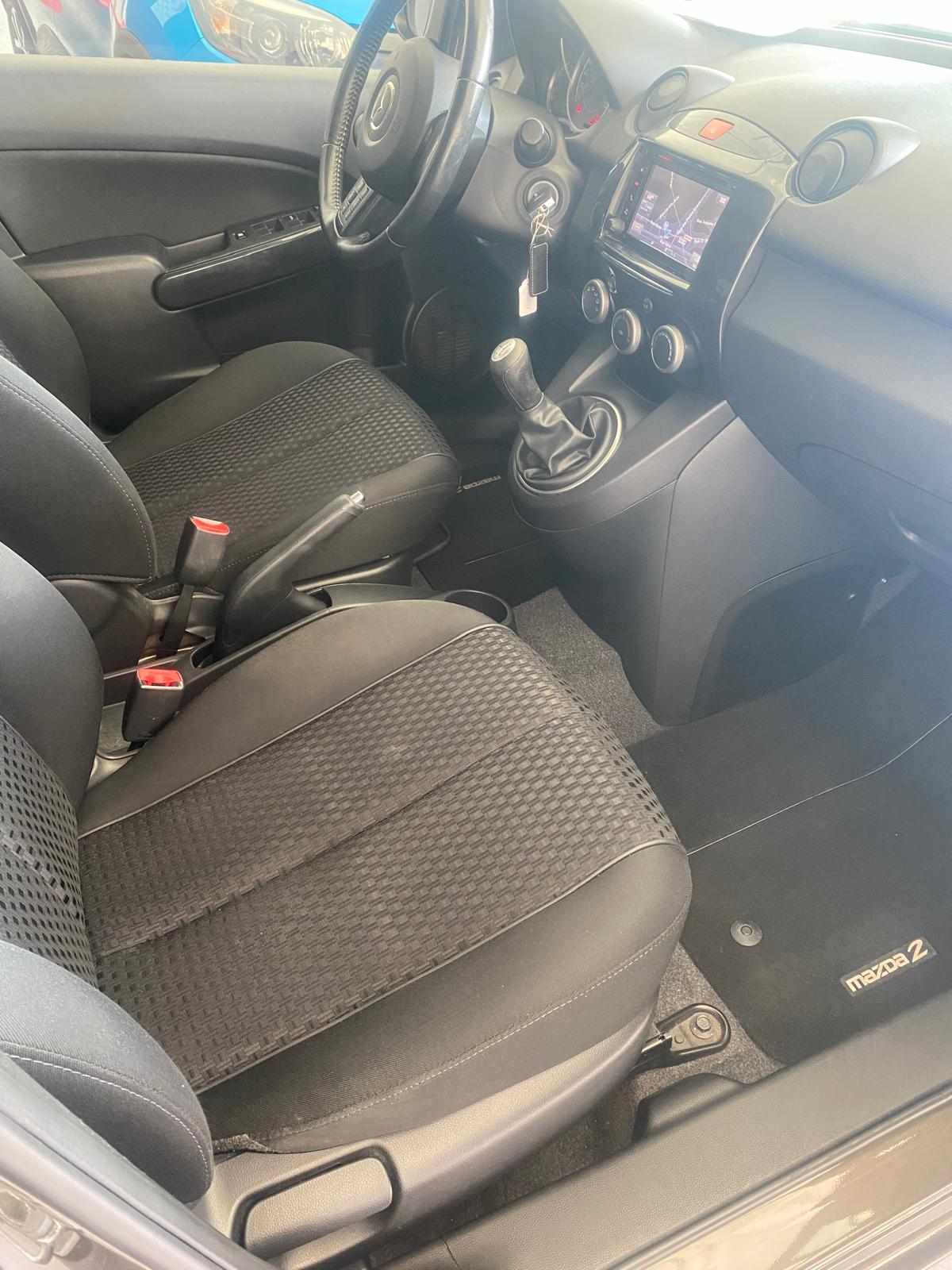 mazda-2-1-3-2014-gasolina-1349cc