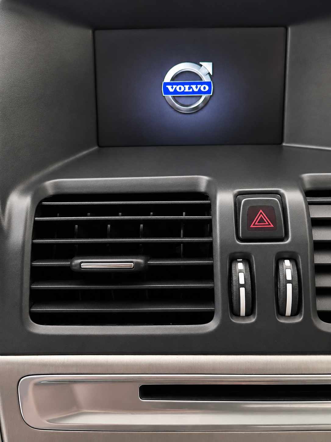 volvo-xc60-2-0-drive-2011-diesel-1984cc