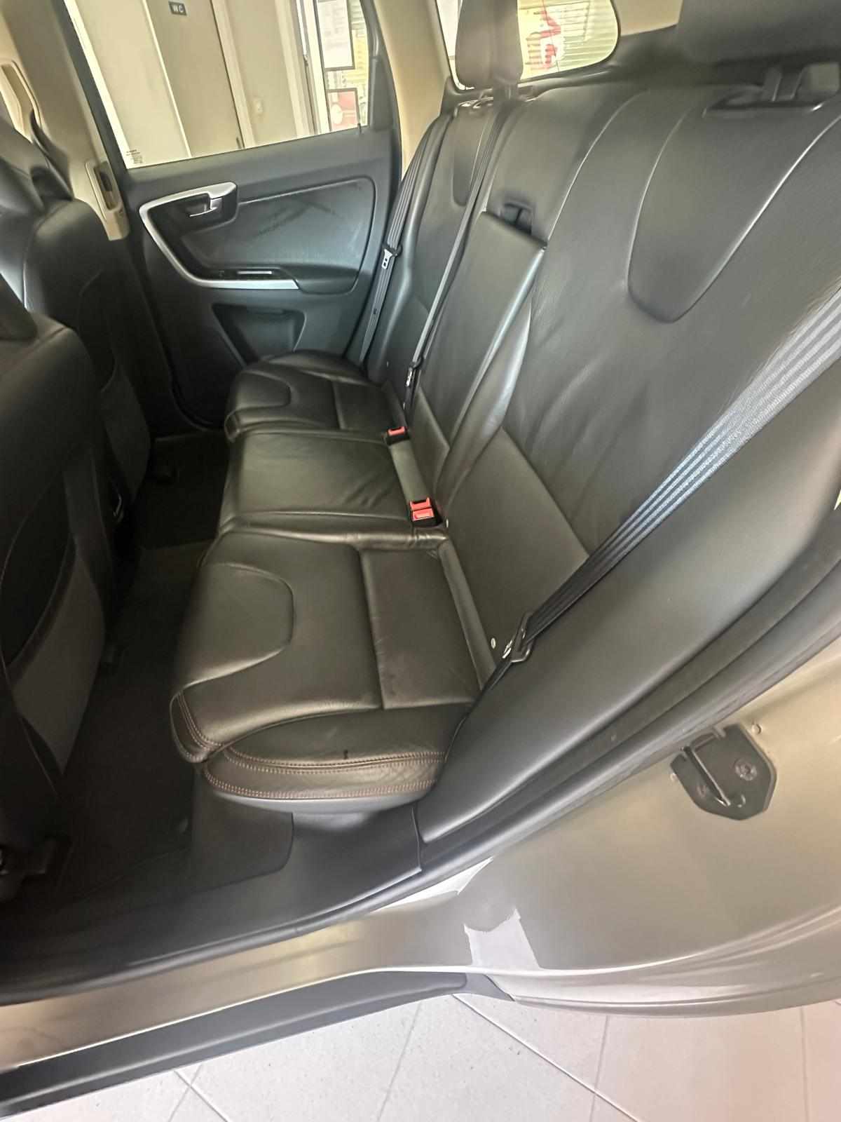 volvo-xc60-2-0-drive-2011-diesel-1984cc