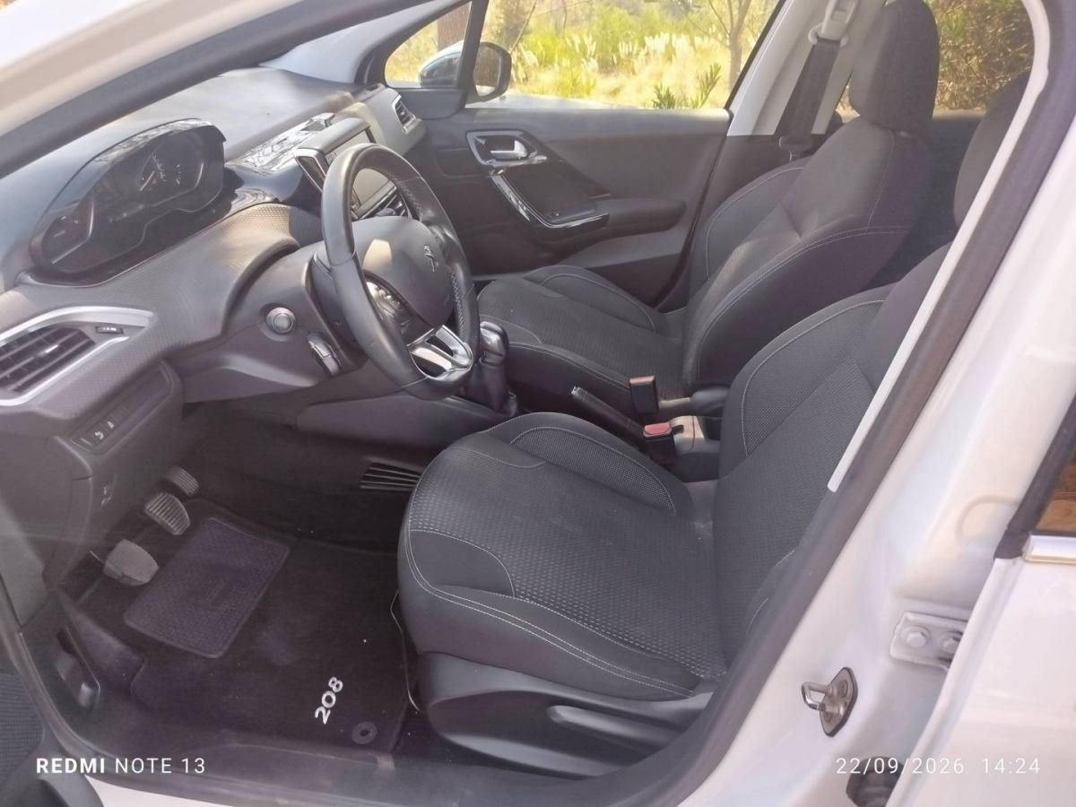 peugeot-208-2017-gasolina-1199cc