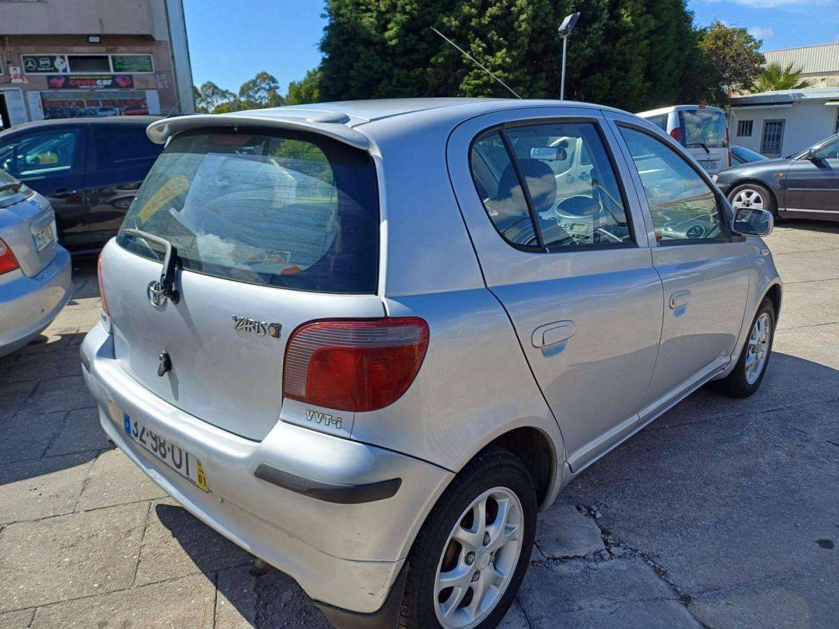 toyota-yaris-2000-gasolina-998cc