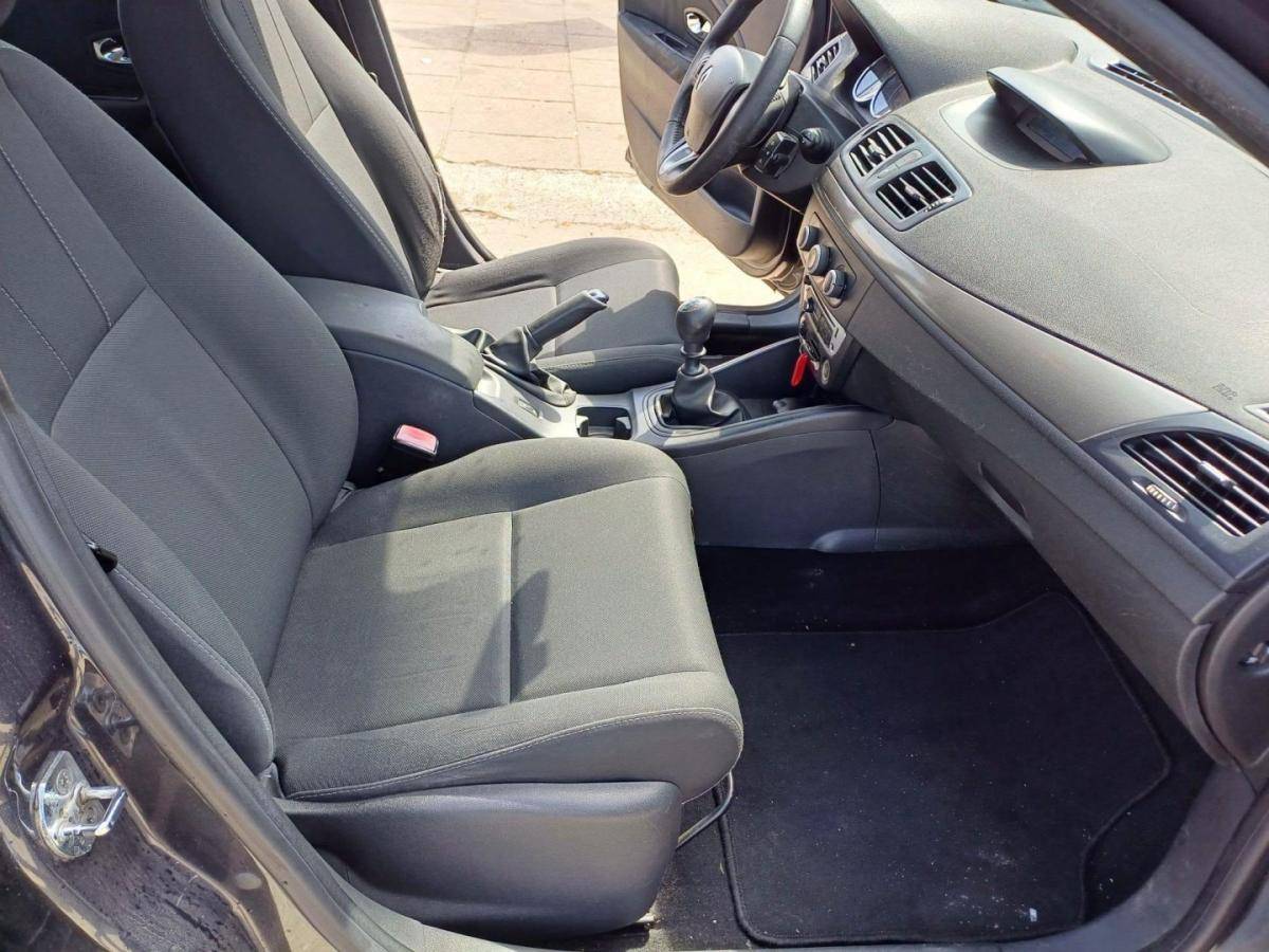renault-megane-sport-tourer-2012-diesel-1461cc