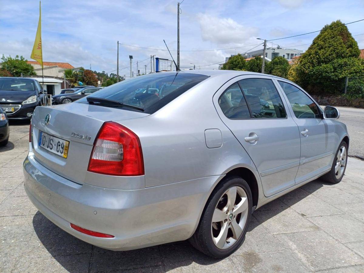 skoda-octavia-2010-diesel-1598cc