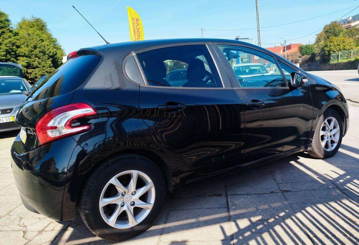 peugeot-208-2012-diesel-1398cc