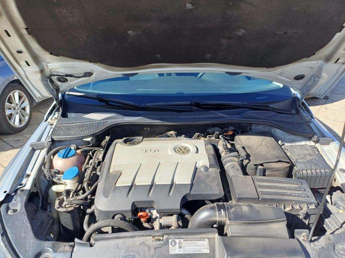 volkswagen-scirocco-2010-diesel-1968cc