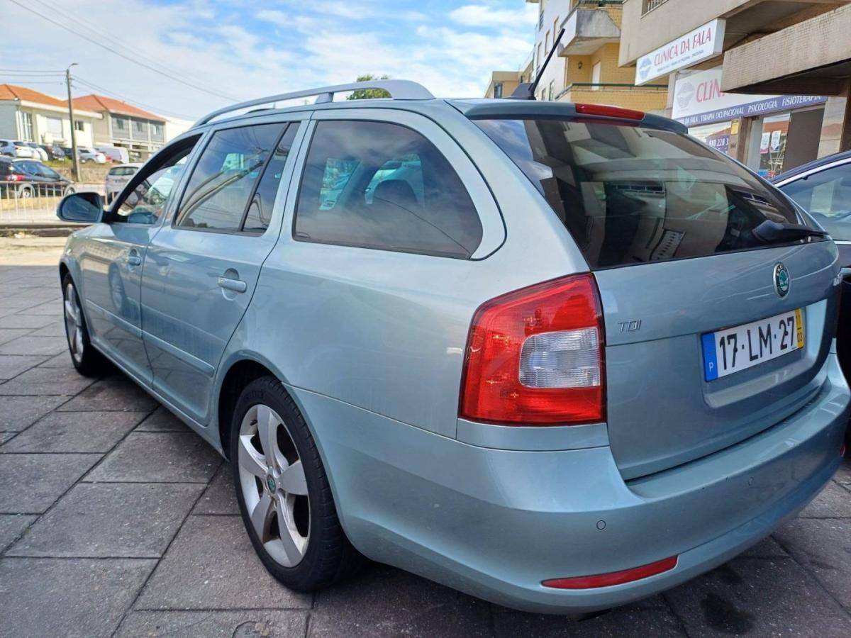 skoda-octavia-break-2011-diesel-1598cc