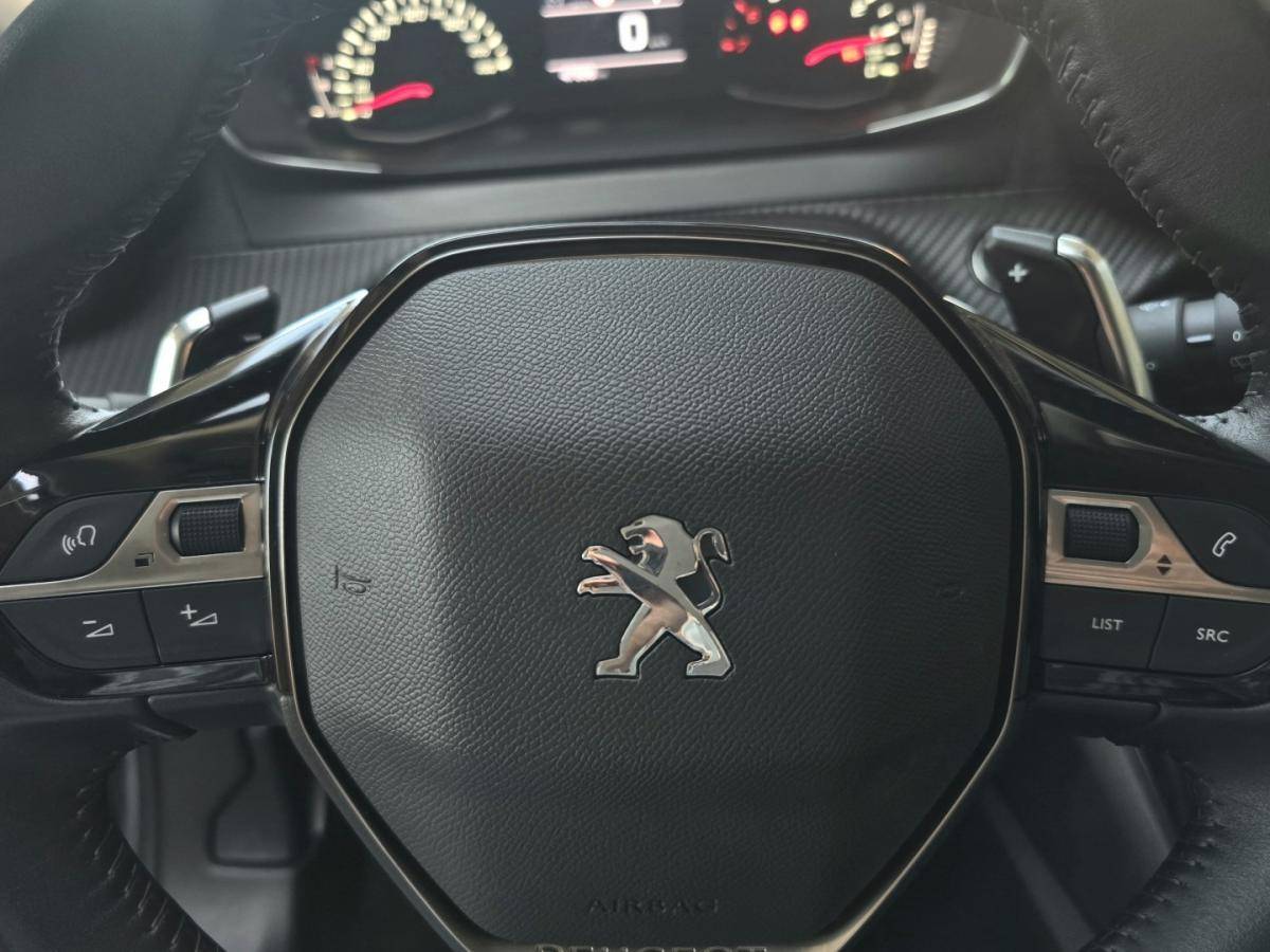 peugeot-2008-2022-gasolina-1199cc