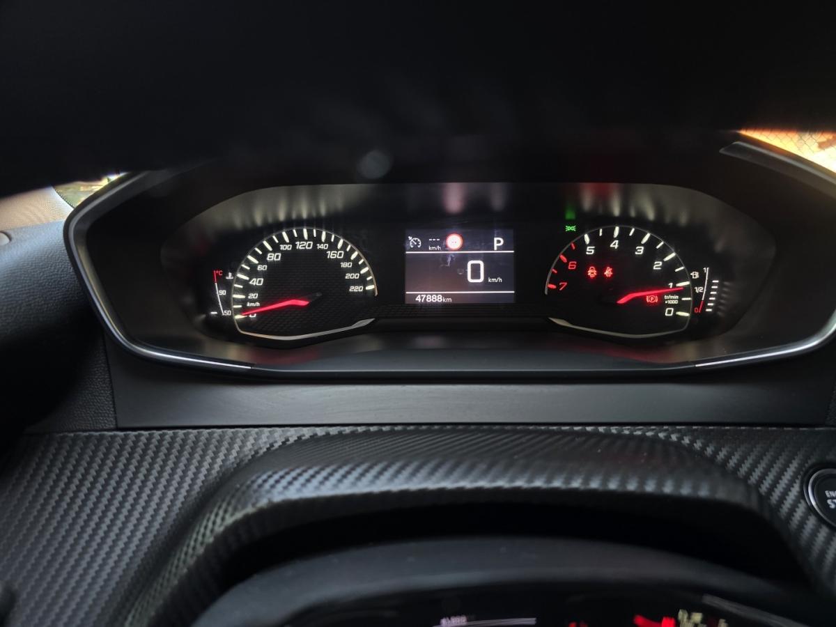 peugeot-2008-2022-gasolina-1199cc