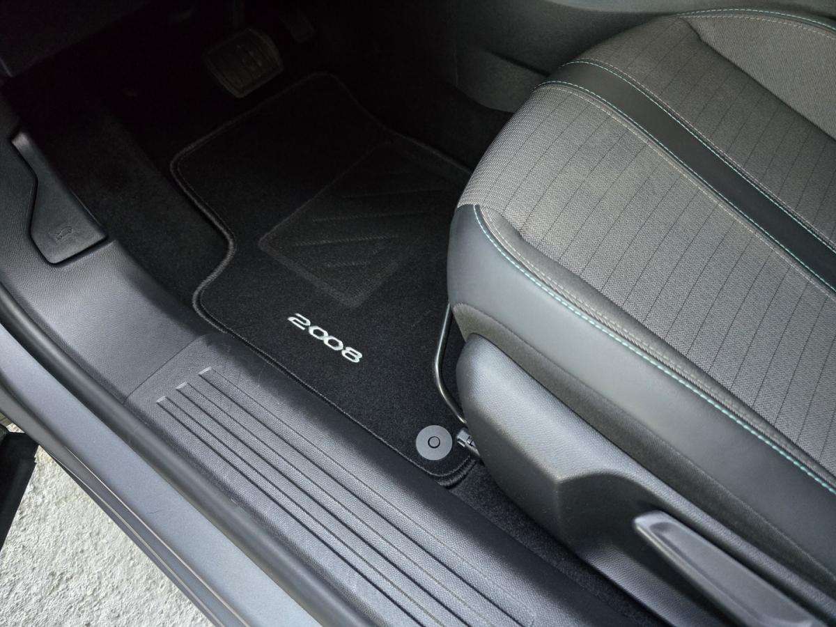 peugeot-2008-2022-gasolina-1199cc