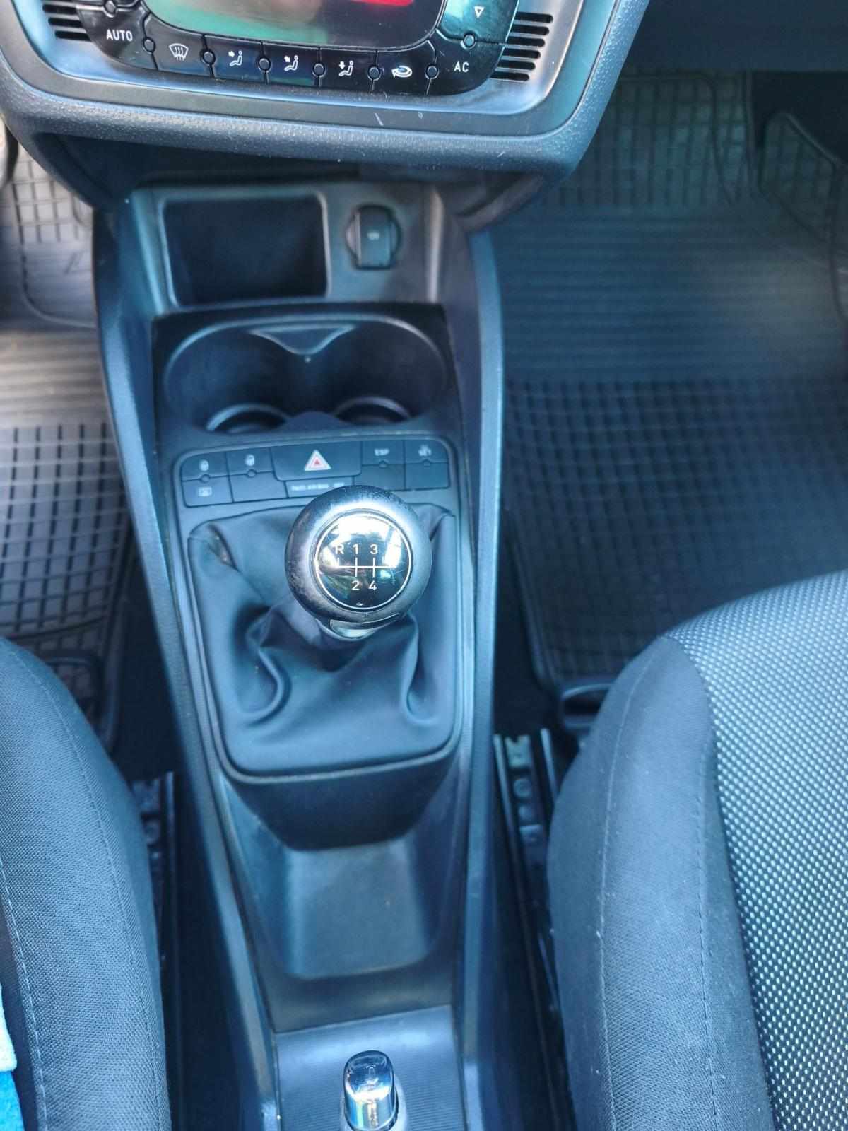 skoda-octavia-break-2010-diesel-1598cc