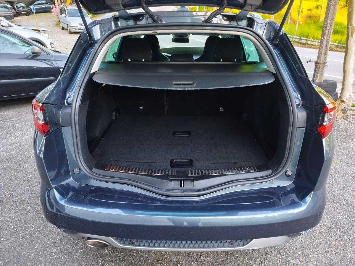 renault-megane-sport-tourer-2018-diesel-1461cc