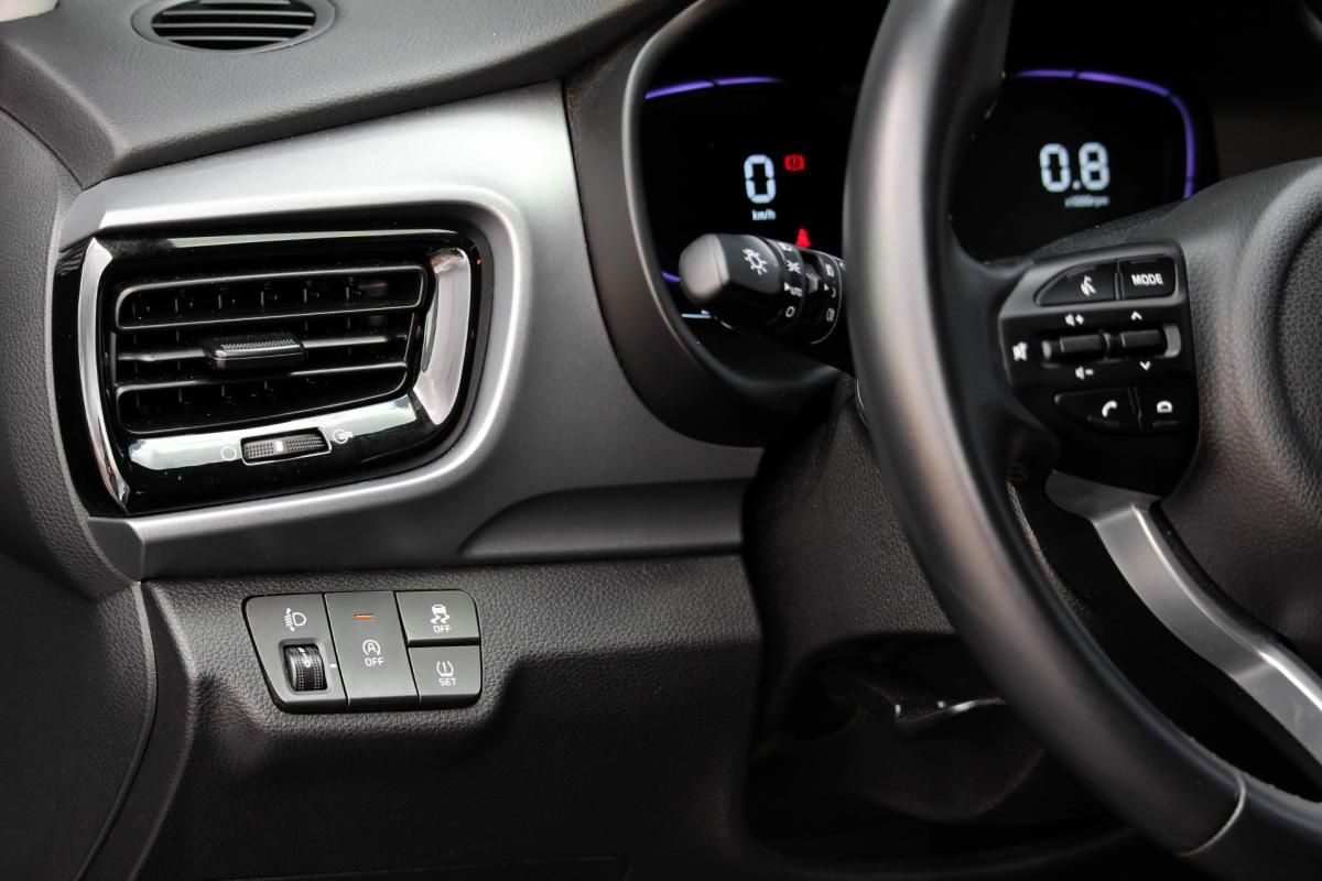 kia-stonic-2025-gasolina-998cc