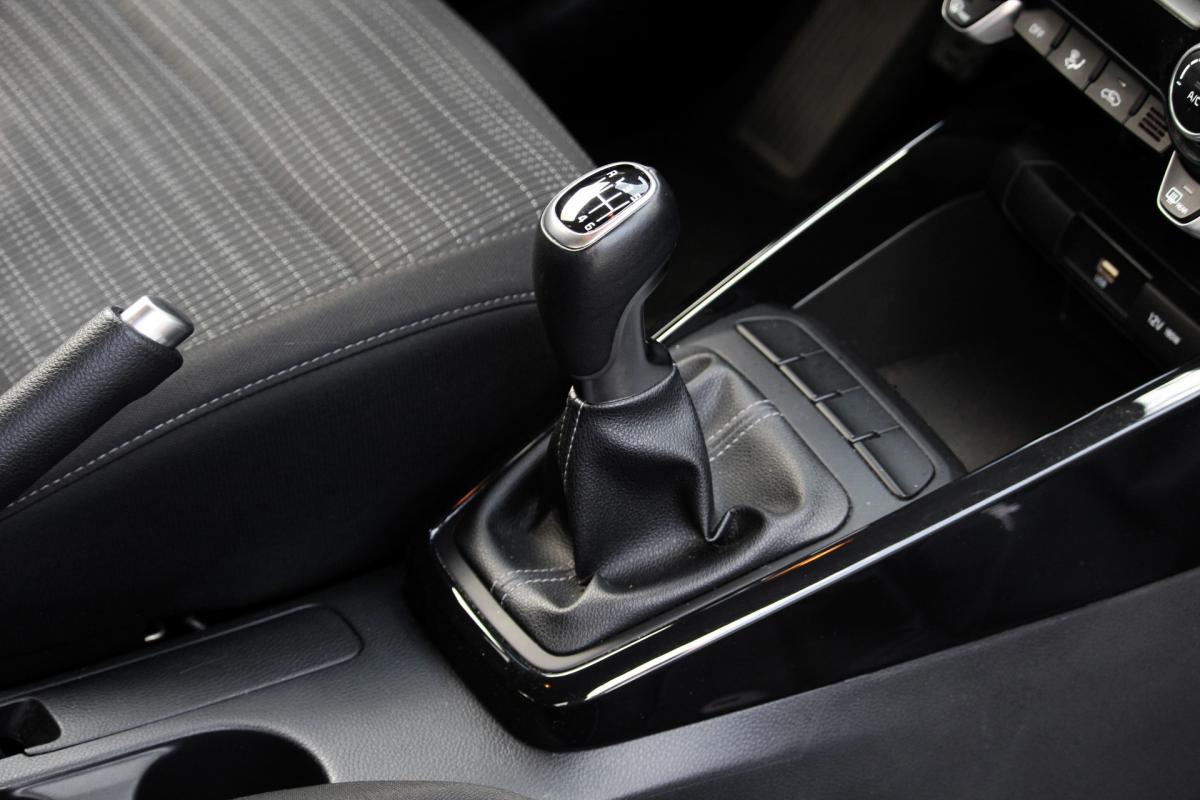 kia-stonic-2025-gasolina-998cc