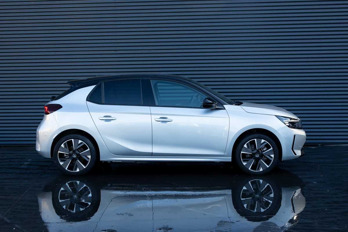 opel-corsa-2024-eletrico-500cc