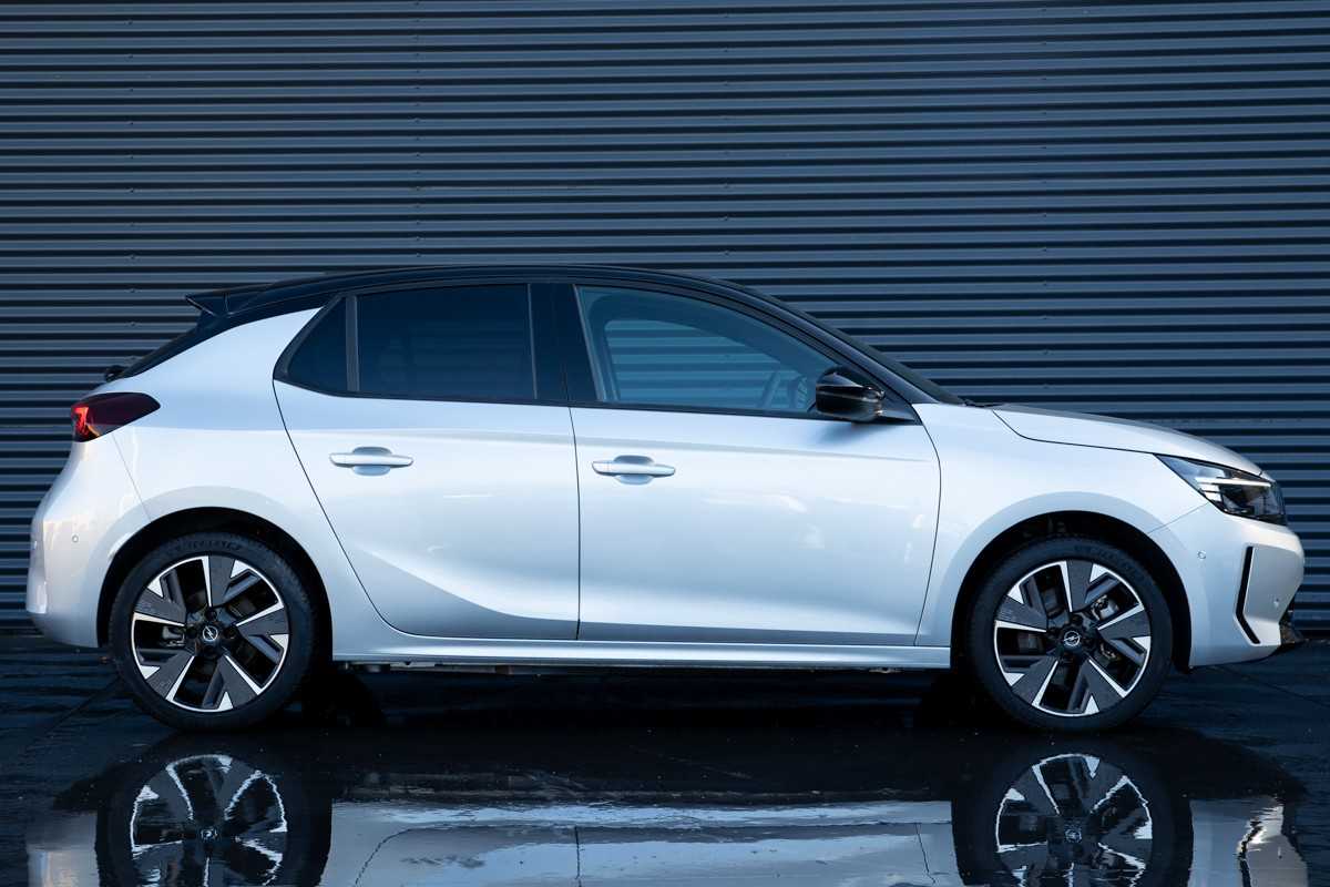 opel-corsa-2024-eletrico-500cc